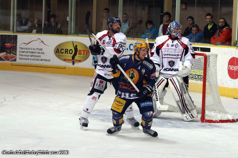 Chamonix  3 - 4 Angers 