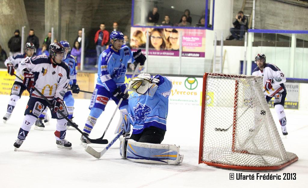 Villard-de-Lans 3 - 5 Grenoble 