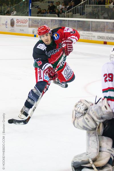 Anglet 6 - 0 Courbevoie 