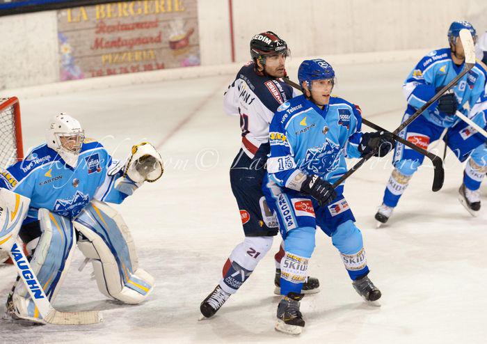 Villard-de-Lans 3 - 5 Grenoble 