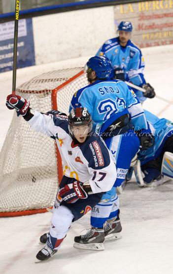 Villard-de-Lans 3 - 5 Grenoble 