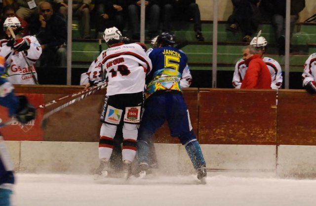 Photo hockey match Dijon  - Briançon  le 25/11/2008