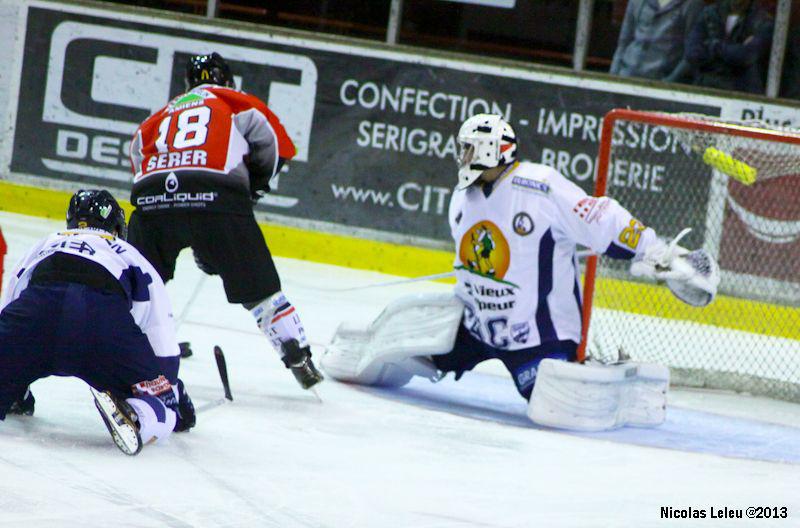 Amiens  6 - 8 Chamonix 