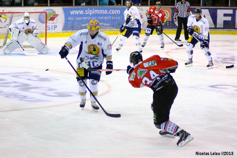 Amiens  6 - 8 Chamonix 