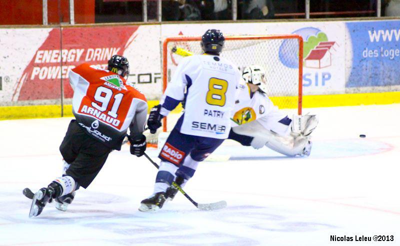 Amiens  6 - 8 Chamonix 