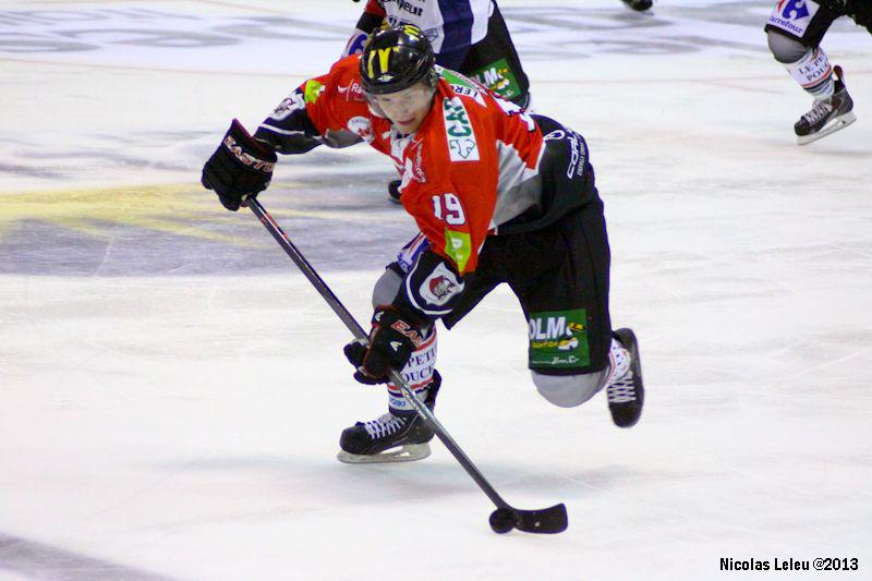 Amiens  6 - 8 Chamonix 