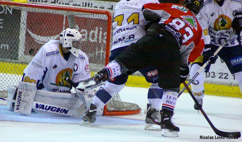 Amiens  6 - 8 Chamonix 