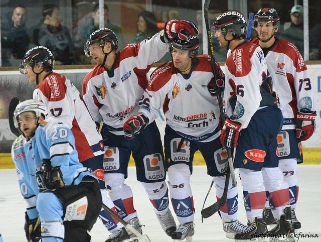 Briançon  3 - 7 Grenoble 
