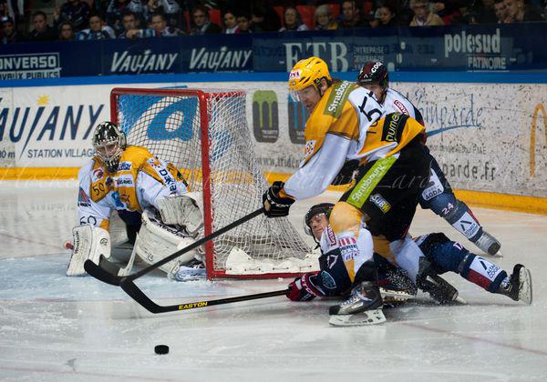 Grenoble  4 - 2 Strasbourg 