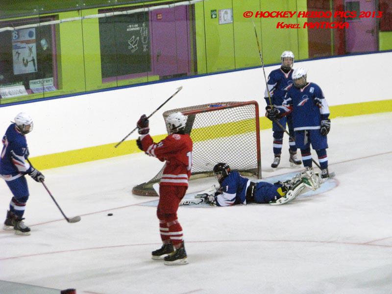 France 4 - 5 Poland