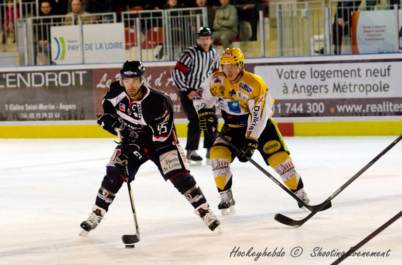 Angers  5 - 4 Strasbourg 