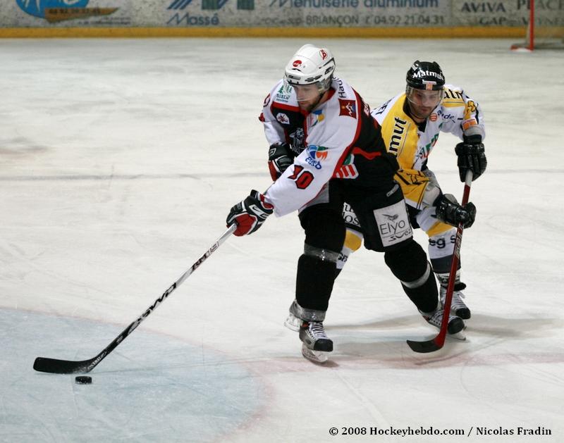 Briançon  4 - 0 Rouen