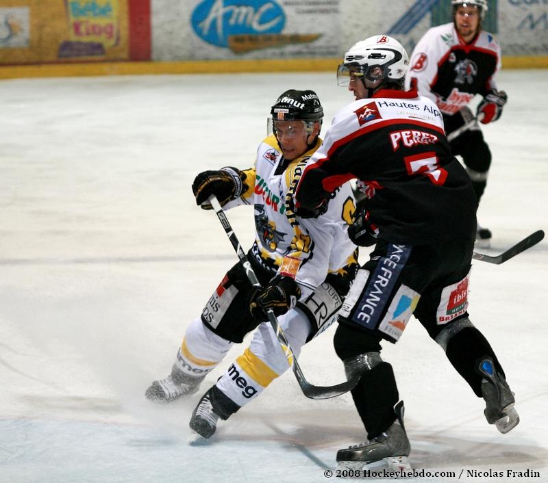 Briançon  4 - 0 Rouen