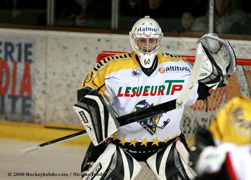 Briançon  4 - 0 Rouen