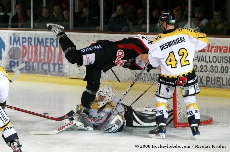 Briançon  4 - 0 Rouen