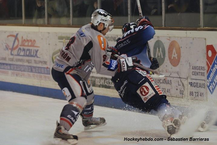 Angers  2 - 5 Grenoble 