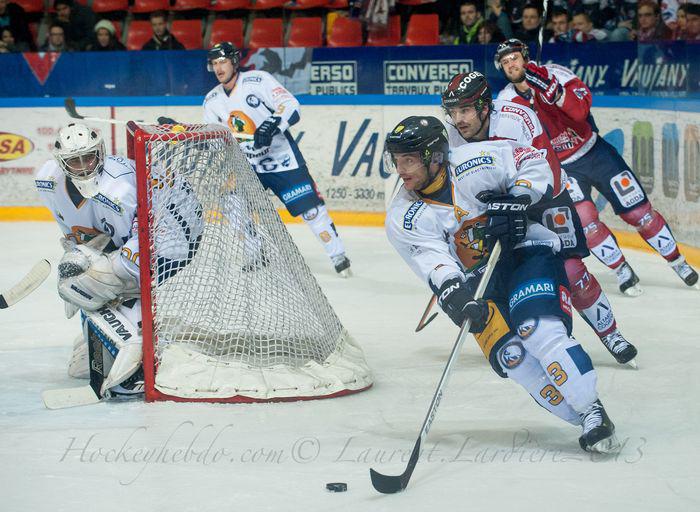 Grenoble  5 - 6 Chamonix 