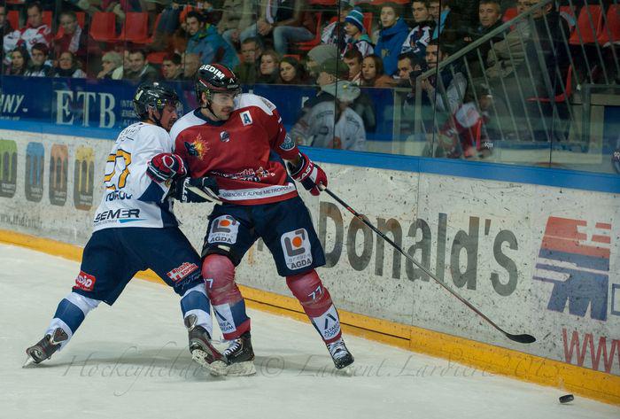 Grenoble  5 - 6 Chamonix 