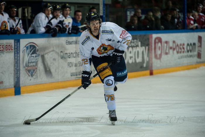 Grenoble  5 - 6 Chamonix 