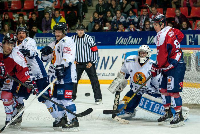 Grenoble  5 - 6 Chamonix 