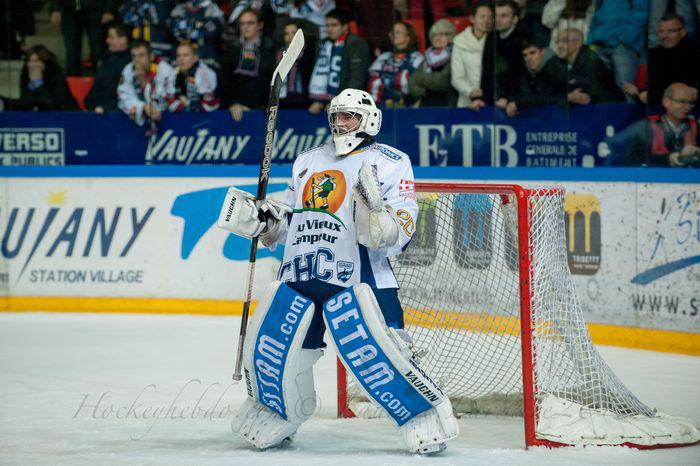 Grenoble  5 - 6 Chamonix 