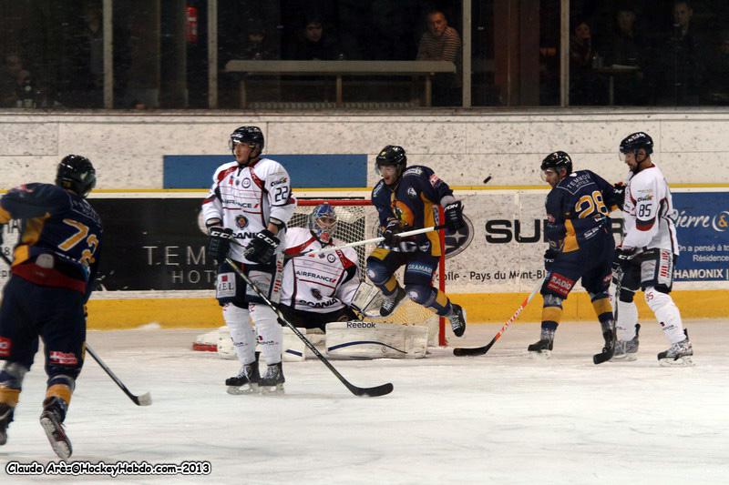 Chamonix  3 - 4 Angers 