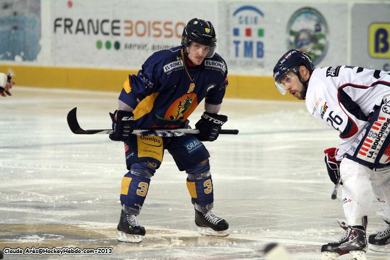 Chamonix  3 - 4 Angers 