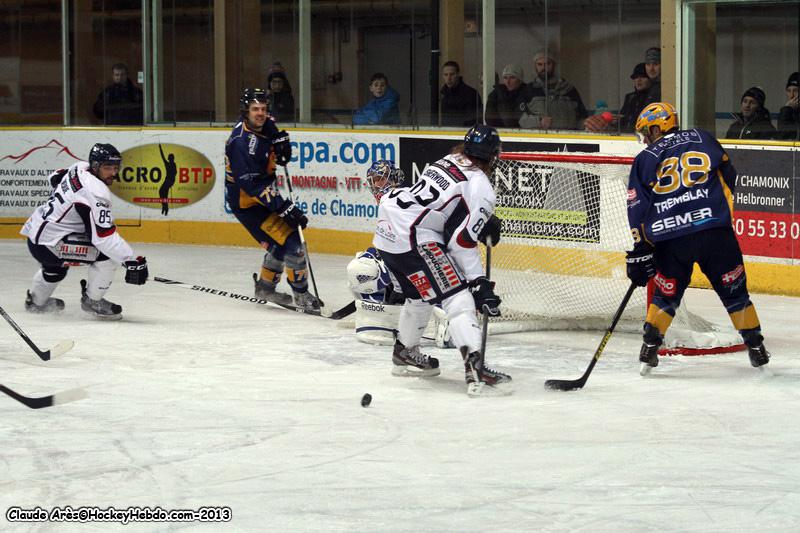 Chamonix  3 - 4 Angers 