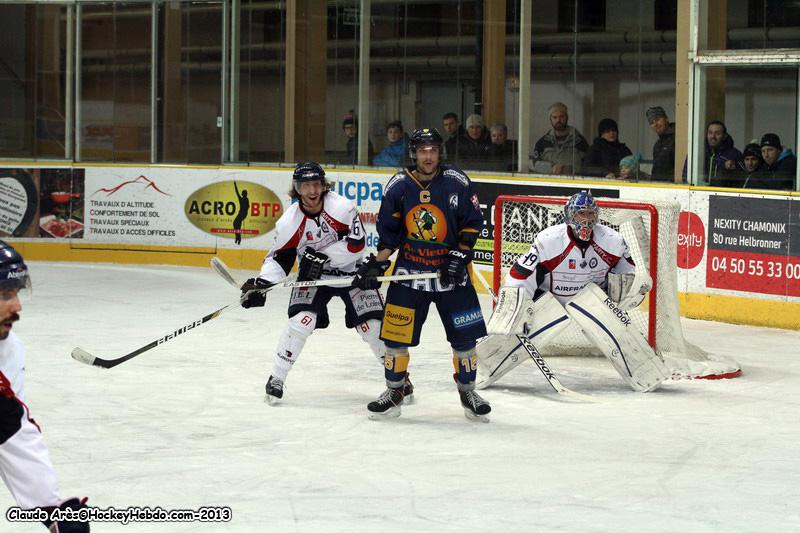 Chamonix  3 - 4 Angers 