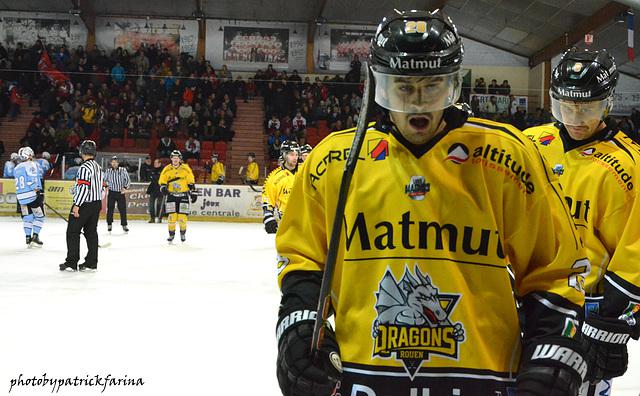 Briançon  2 - 2 Rouen
