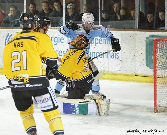 Briançon  2 - 2 Rouen