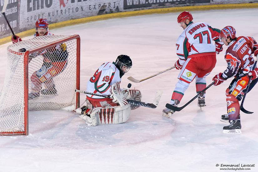 Lyon 11 - 3 Courbevoie 