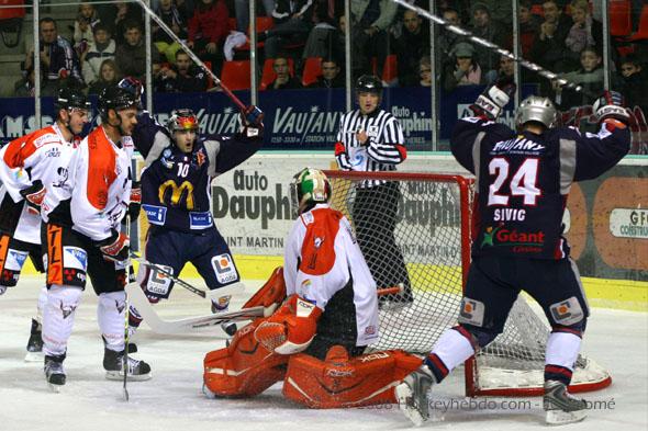 Grenoble  8 - 2 Tours 