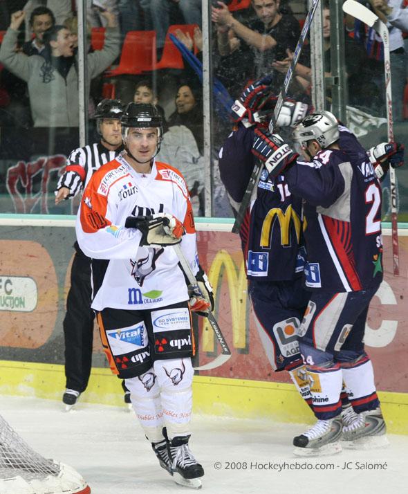 Grenoble  8 - 2 Tours 