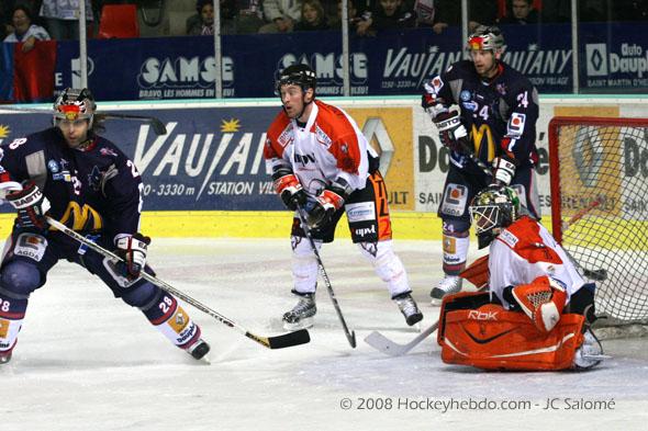 Grenoble  8 - 2 Tours 