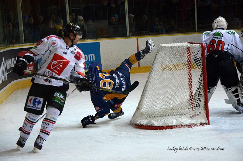 Chamonix  2 - 9 Amiens 