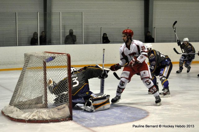 Photo hockey match Reims* - Courbevoie  le 14/12/2013