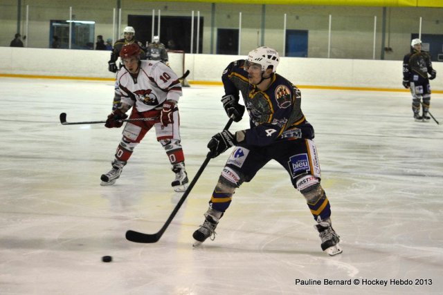Photo hockey match Reims* - Courbevoie  le 14/12/2013
