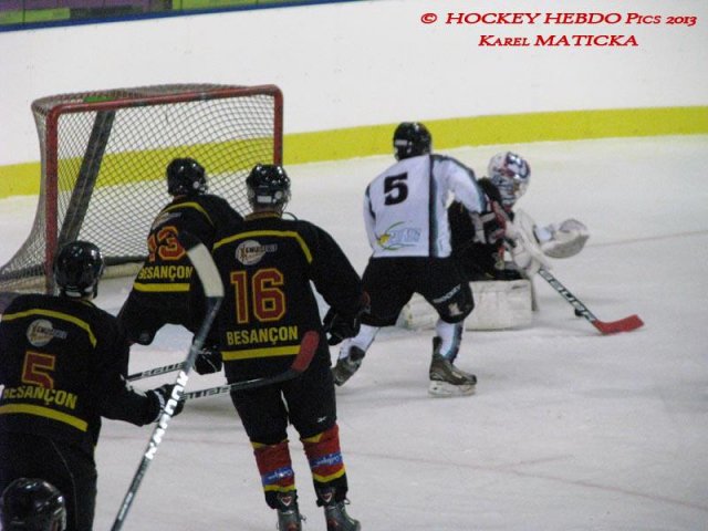 Photo hockey match Besançon - Dammarie-les-Lys le 21/12/2013