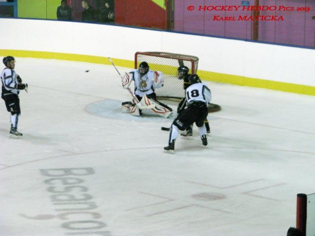 Photo hockey match Besançon - Dammarie-les-Lys le 21/12/2013