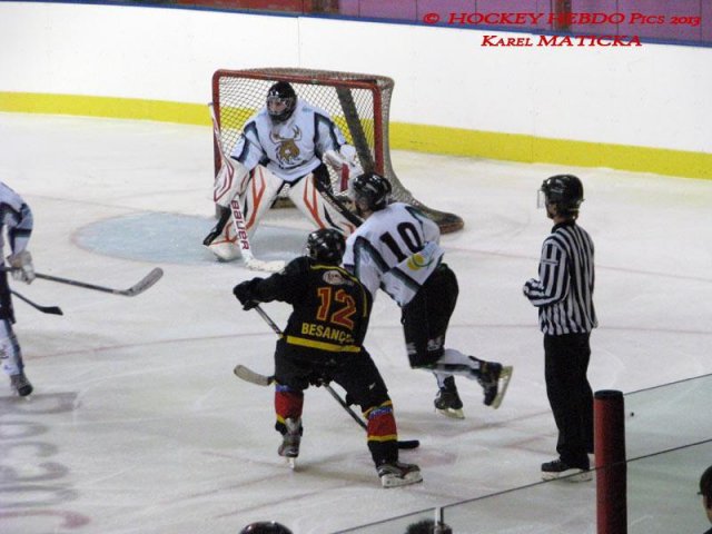 Photo hockey match Besançon - Dammarie-les-Lys le 21/12/2013