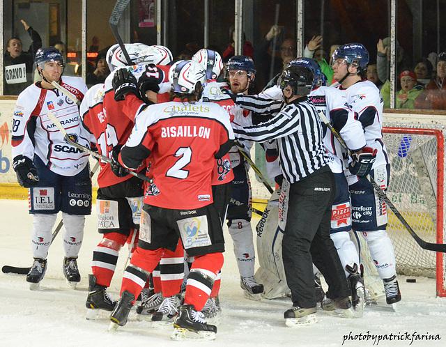 Briançon  4 - 1 Angers 
