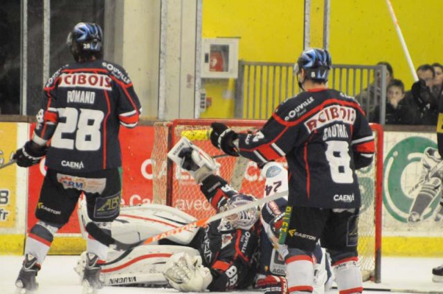 Photo hockey match Caen  - Grenoble  le 27/12/2013