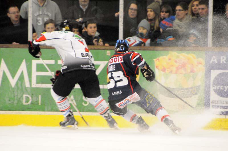 Caen  4 - 0 Amiens 