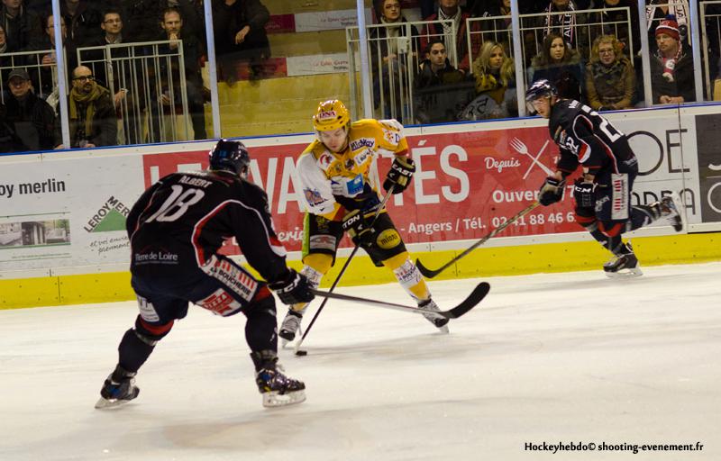 Angers  4 - 2 Strasbourg 
