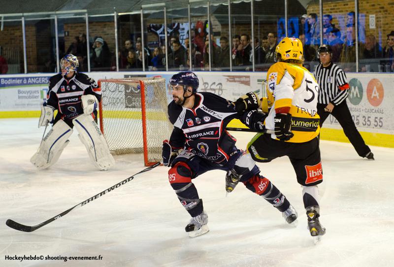 Angers  4 - 2 Strasbourg 