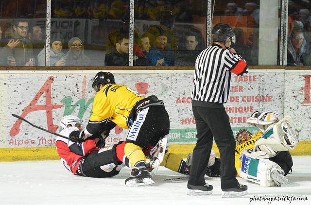 Briançon  2 - 4 Rouen