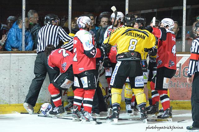 Briançon  2 - 4 Rouen
