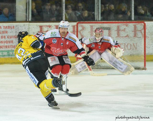Briançon  2 - 4 Rouen