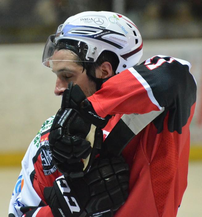 Briançon  2 - 4 Rouen